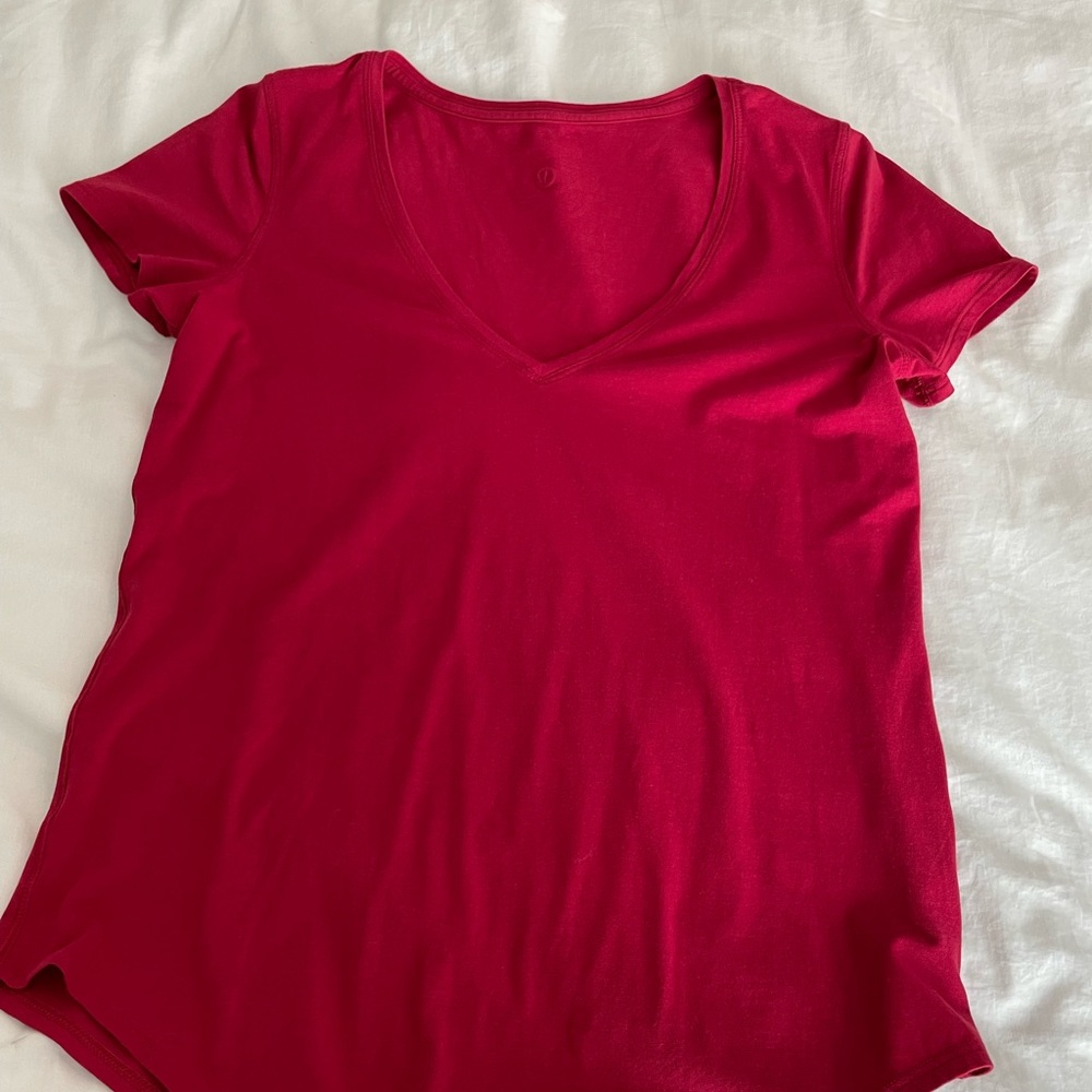 Red lululemon v neck shirt